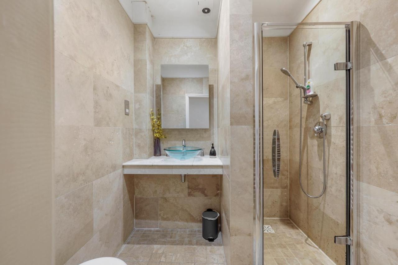 Pristine Stylish Townhouse On The Stray! - Sleeps 9 Villa Harrogate Exterior foto