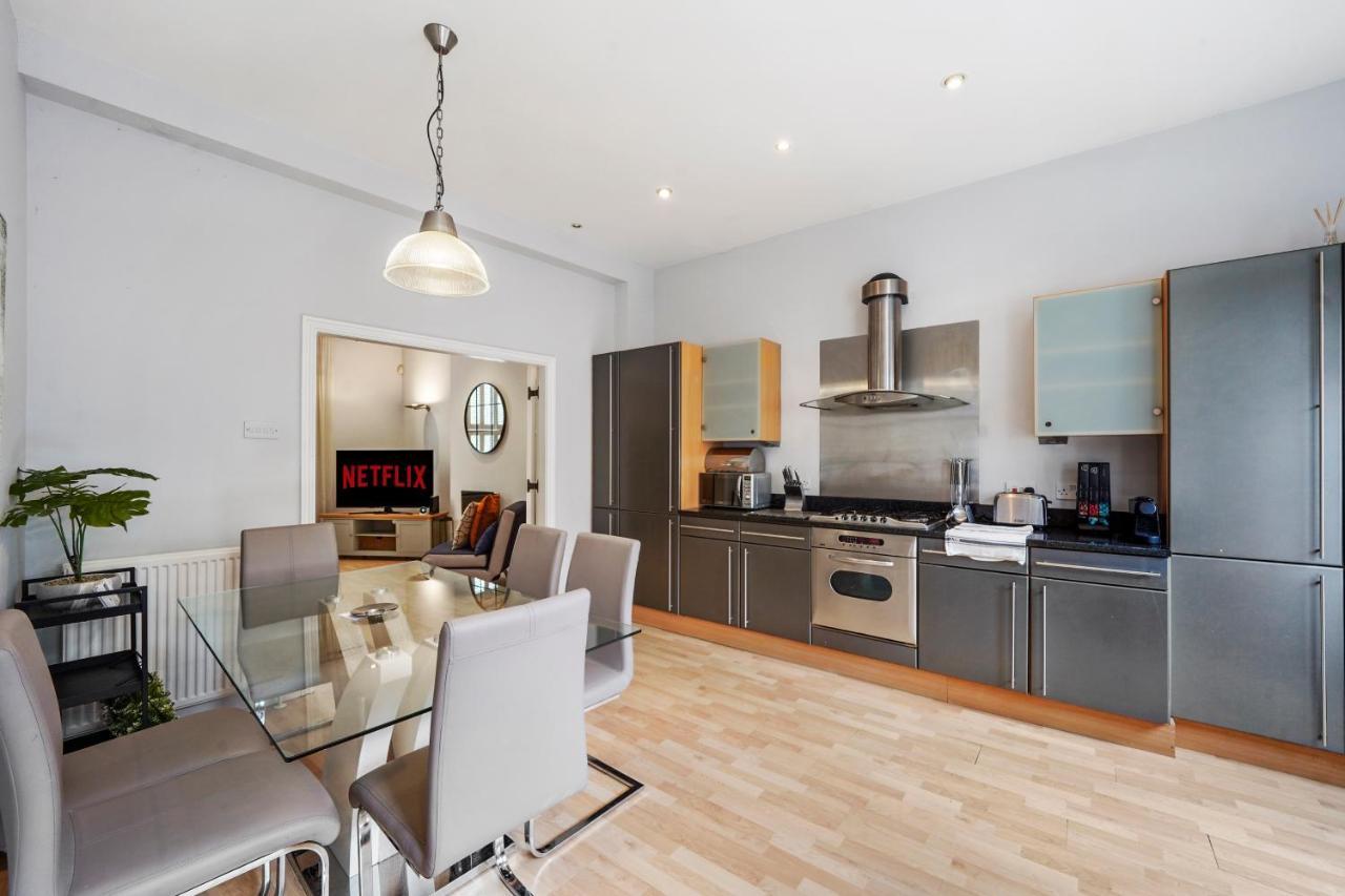 Pristine Stylish Townhouse On The Stray! - Sleeps 9 Villa Harrogate Exterior foto