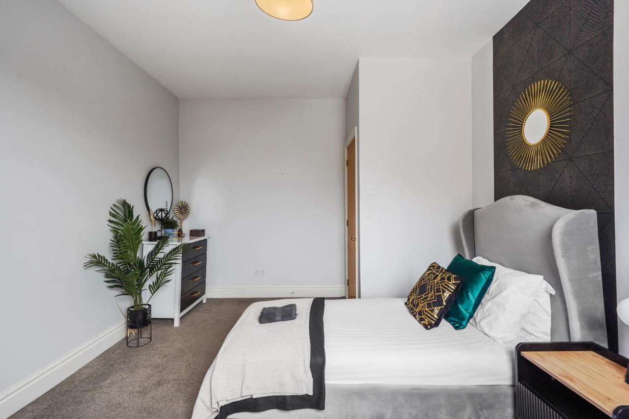 Pristine Stylish Townhouse On The Stray! - Sleeps 9 Villa Harrogate Exterior foto